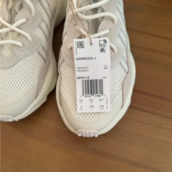 Adidas originals Ozweego shoes - Picture 11 of 12